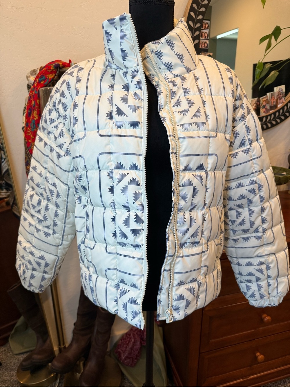 Stoic White & Light Blue Quilted Puffer Jacket - Women's